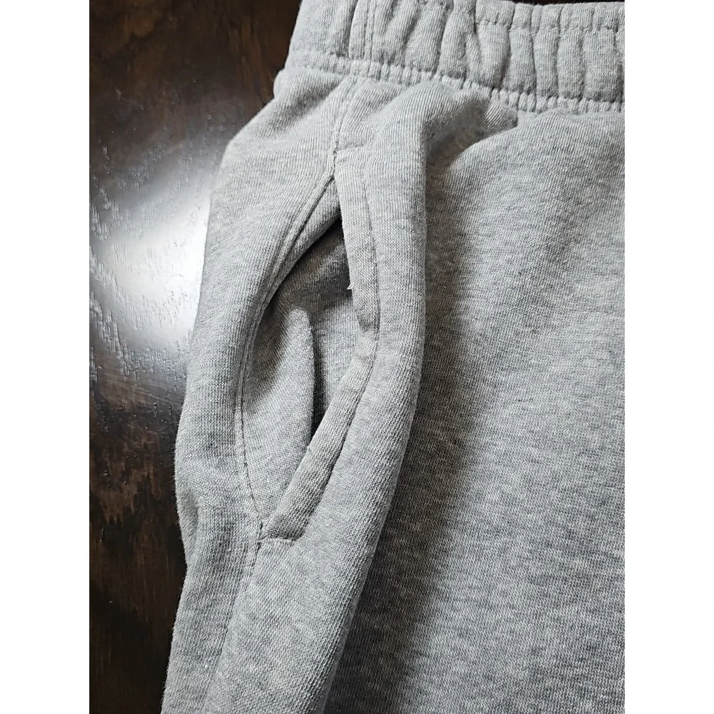 Nike Men's Sportswear Club Fleece Tapered Joggers Pants Gray Size M‎